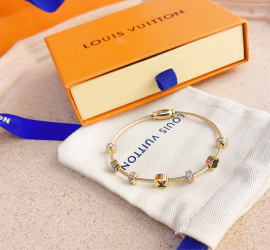 L Bracelet