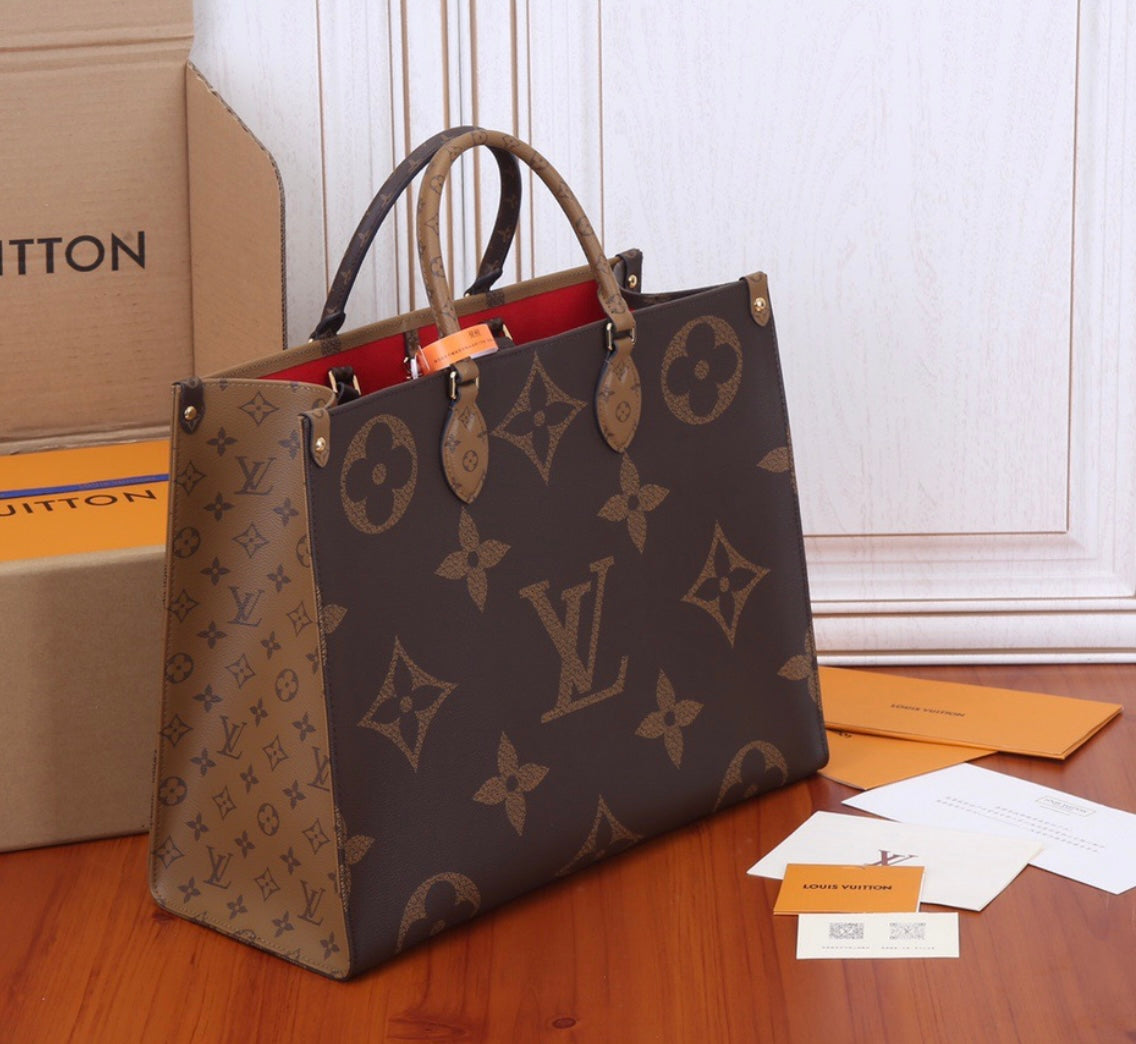 Large tote