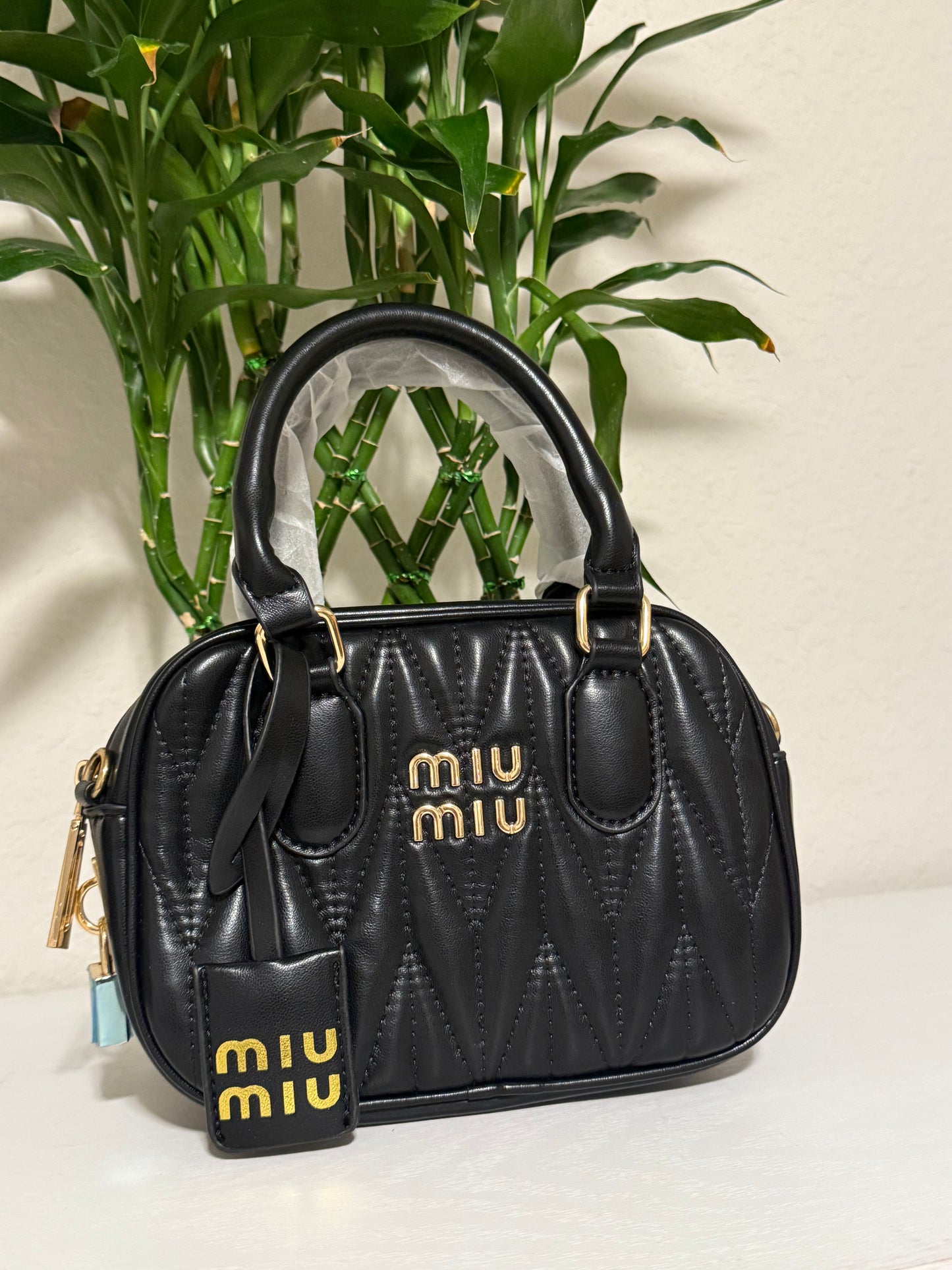 U leather (crossbody)